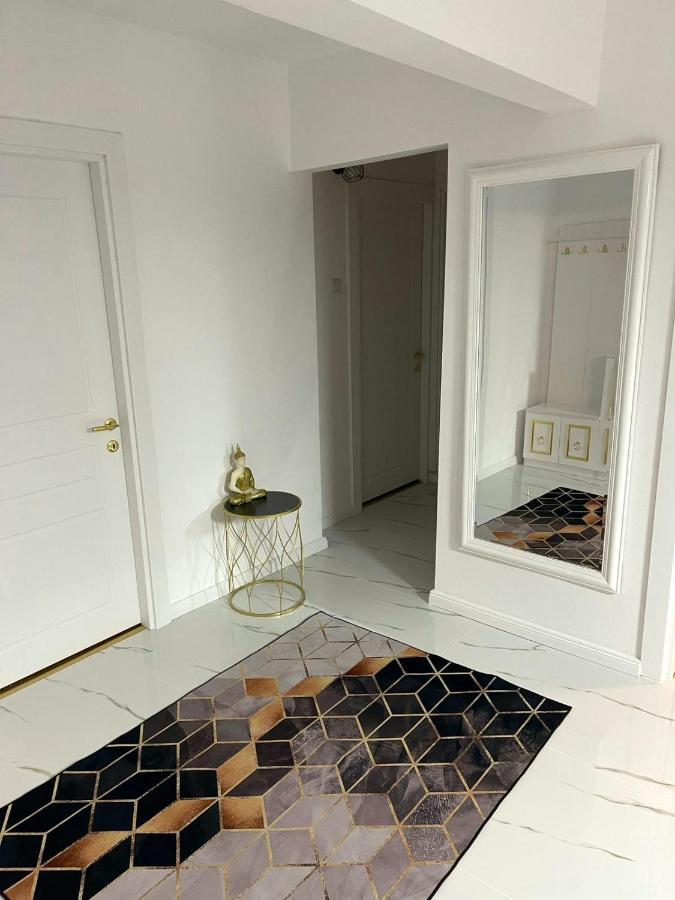 Carla'S Apartament Daire Oradea Dış mekan fotoğraf