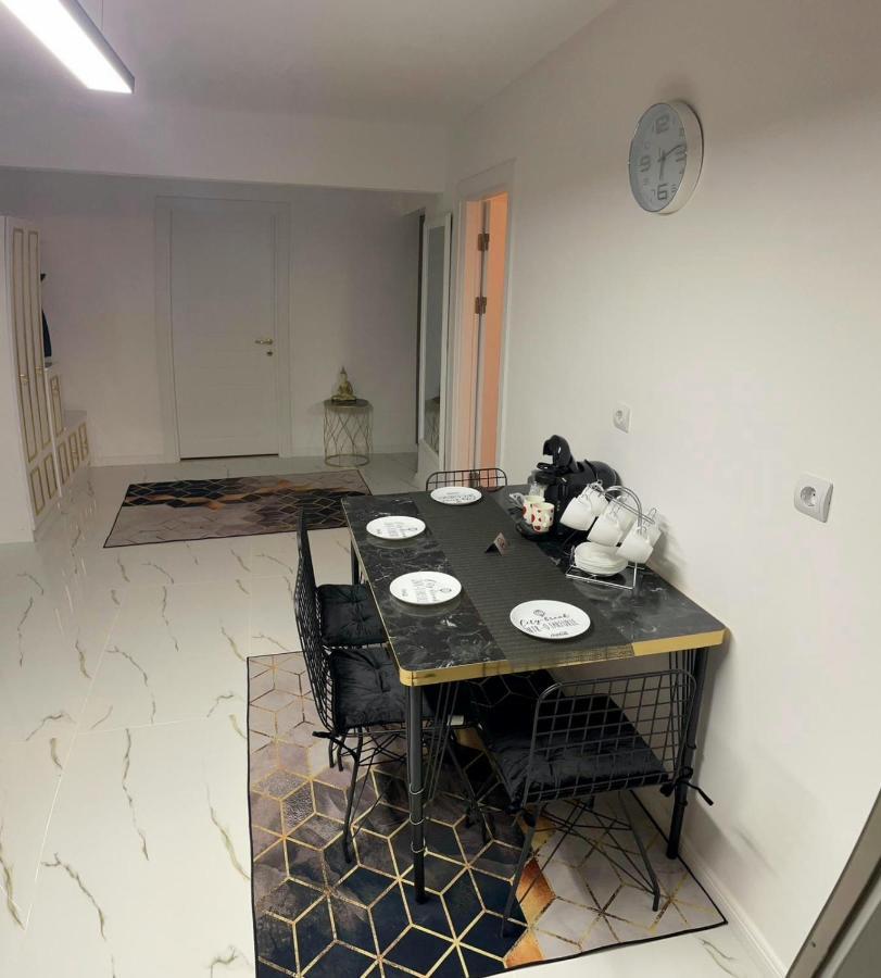 Carla'S Apartament Daire Oradea Dış mekan fotoğraf